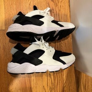 Nike Air Huarache Orca Black & White - Size 12.5